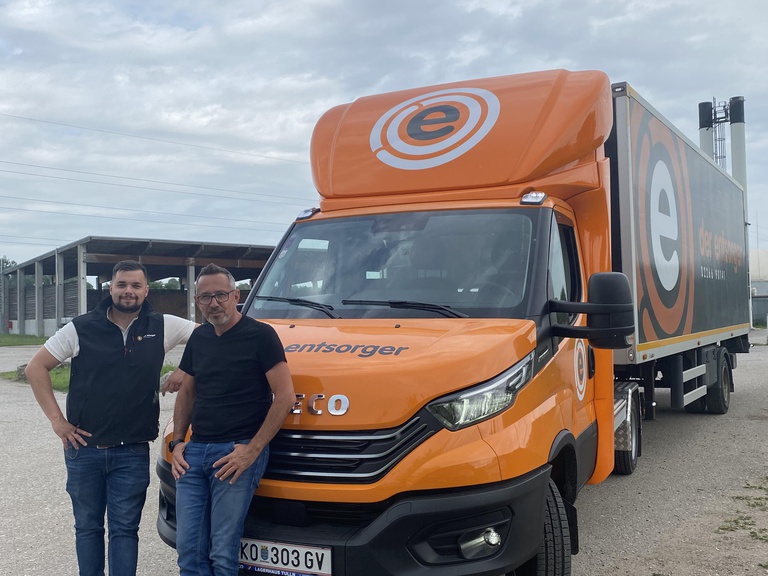 Neuer Mini Sattelzug LKW für die Speisesammlung im Einsatz